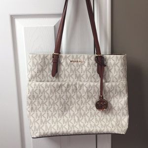 Michael Kors logo shoulder bag